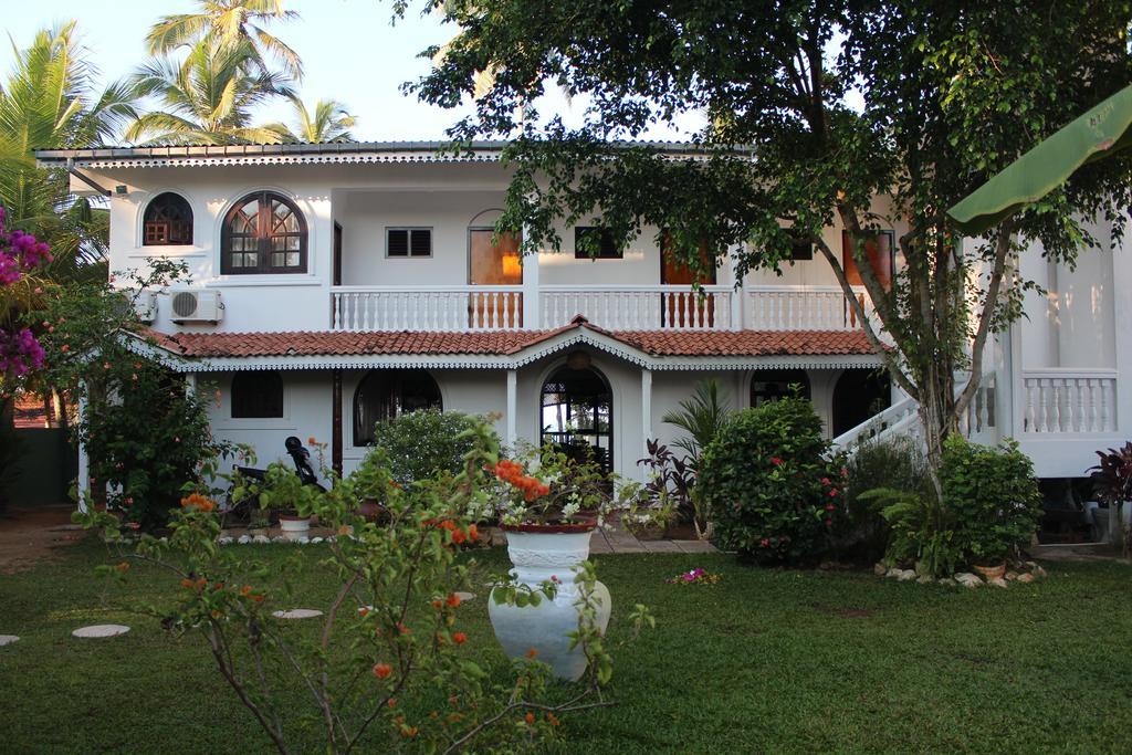 Отель Hideaway Хиккадува Экстерьер фото